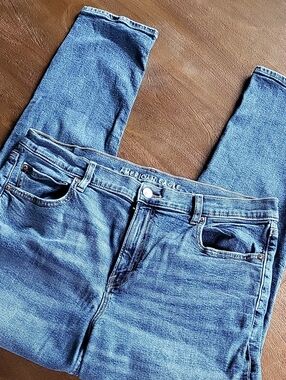 American Eagle medium blue denim jeans with metal button